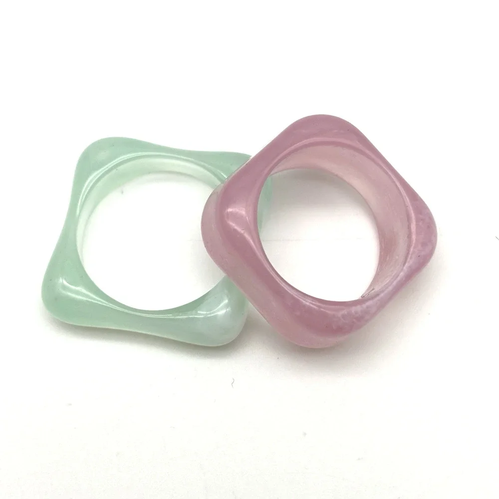 Set of 2 Vintage Y2K Pink and Blue Marbled Acrylic Geometric Square Rings 6 7.5